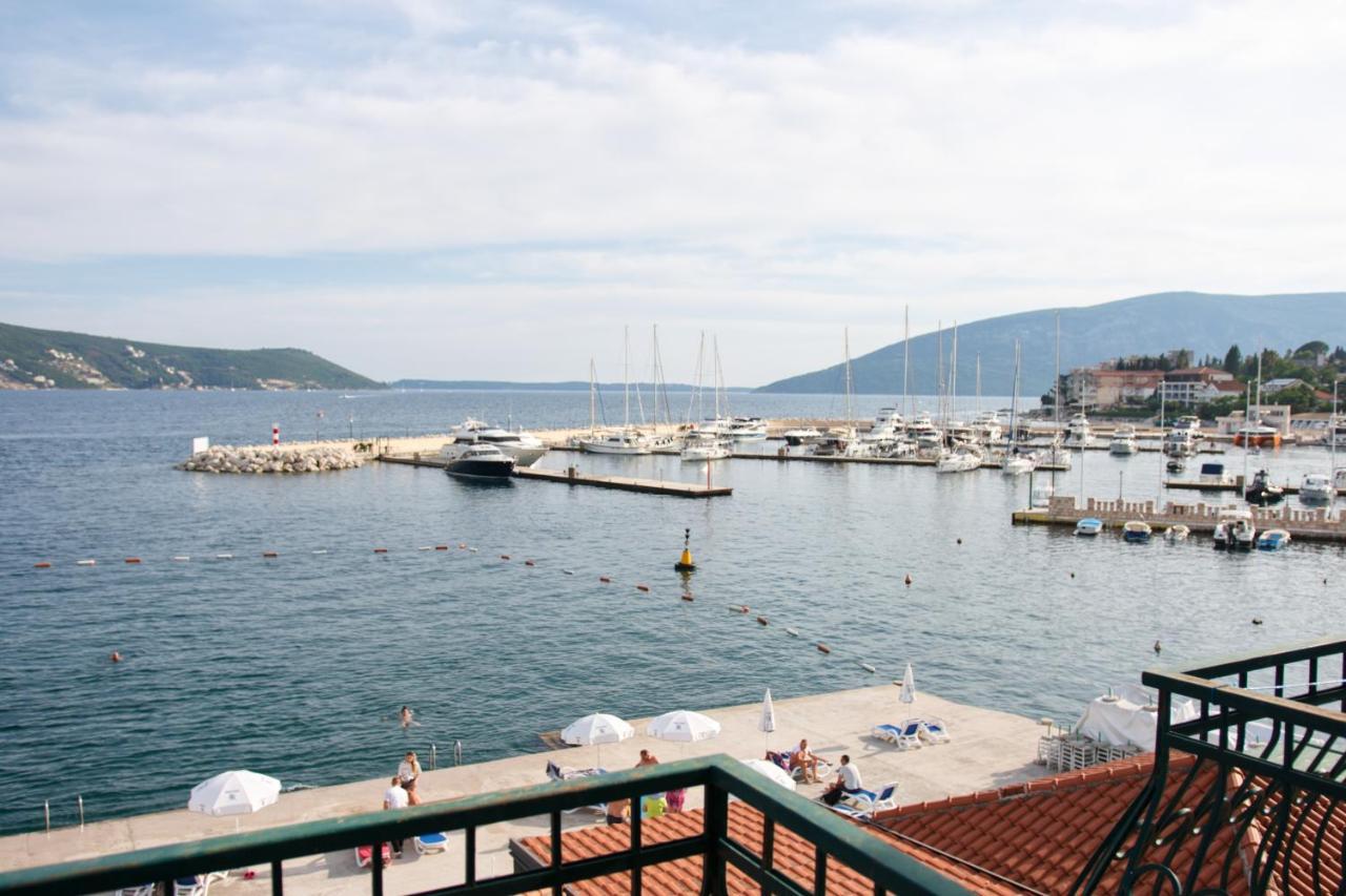 Hotel Rr Herceg Novi Exteriör bild