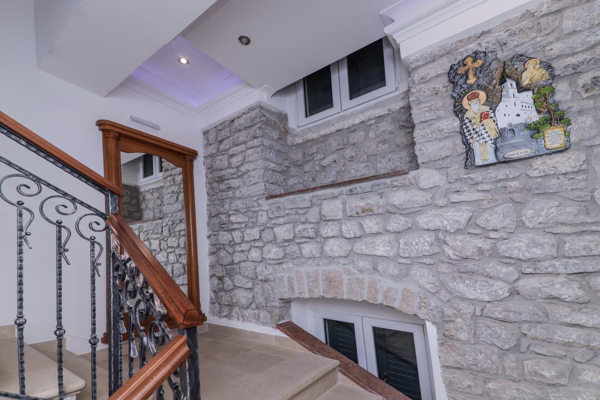 Hotel Rr Herceg Novi Exteriör bild