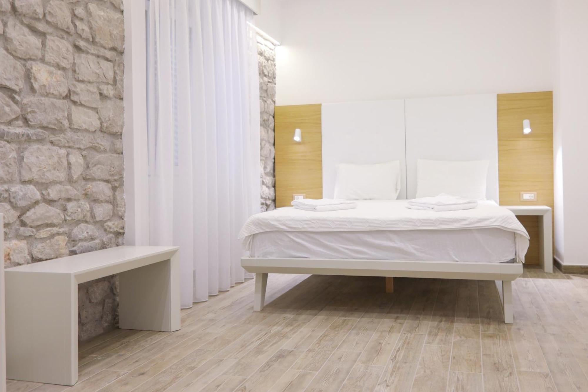 Hotel Rr Herceg Novi Exteriör bild