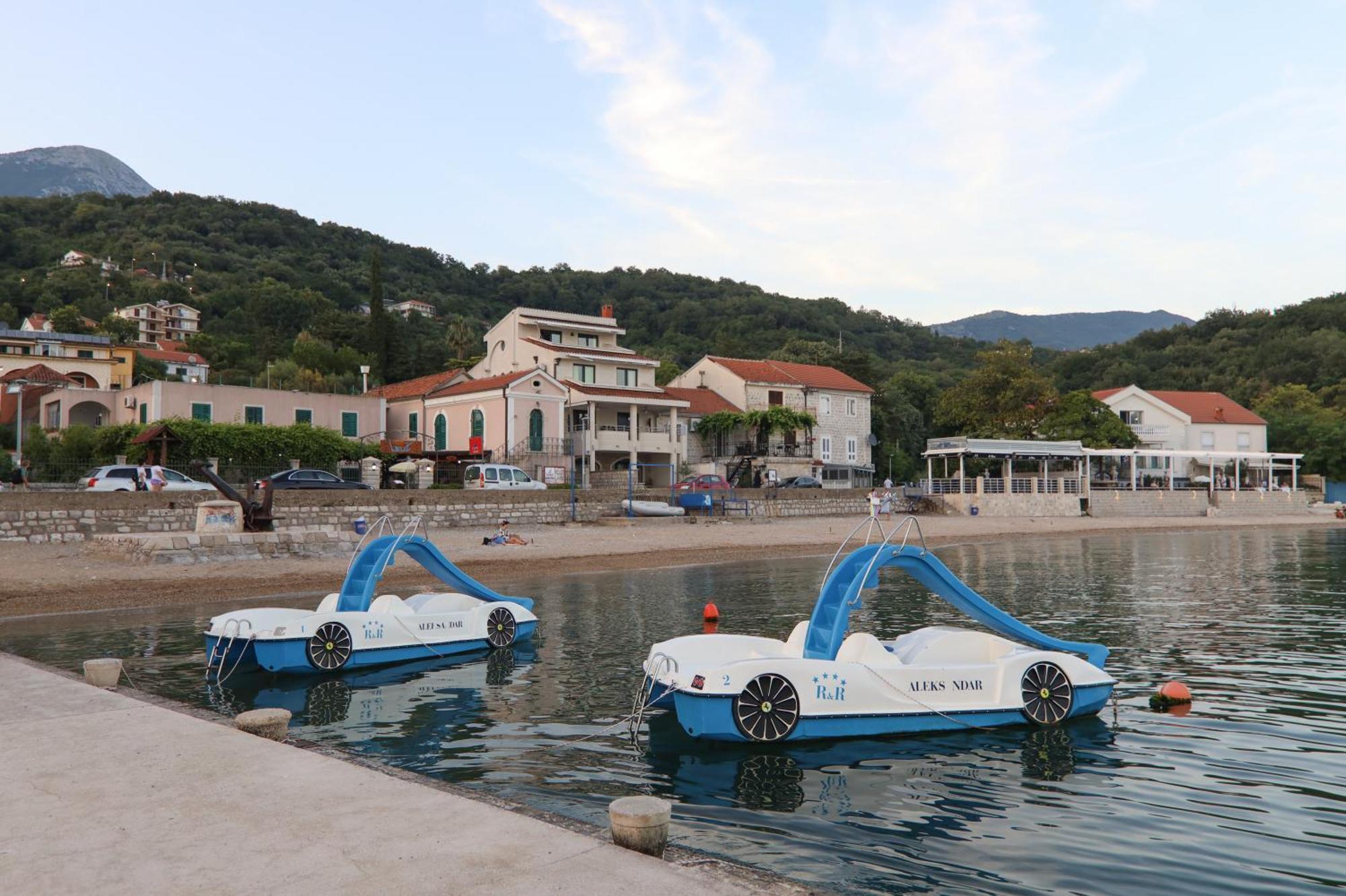 Hotel Rr Herceg Novi Exteriör bild
